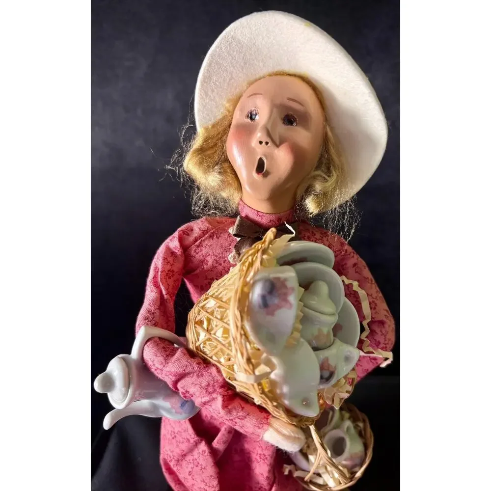 Byers Choice The Carolers Woman Cries Of London Signed & Dated 2000